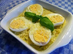 Яйца в грибном соусе