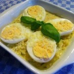 Яйца в грибном соусе