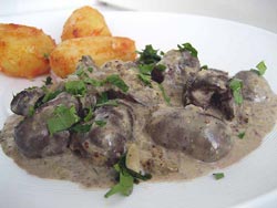 Почки под соусом